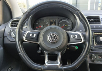 Подержанный автомобиль Volkswagen Polo Sedan 2018 года (12 фото)