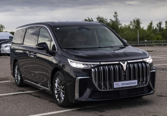 Подержанный автомобиль Voyah Dream 2023 года (3 фото)