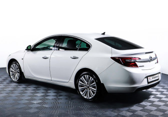Подержанный автомобиль Opel Insignia Sedan 2014 года (14 фото)