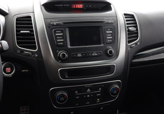 Подержанный автомобиль Kia Sorento 2014 года (13 фото)