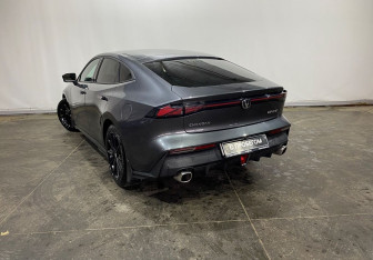 Подержанный автомобиль Changan UNI-V 2023 года (4 фото)