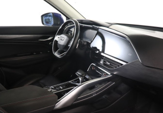 Подержанный автомобиль Geely Tugella 2021 года (9 фото)