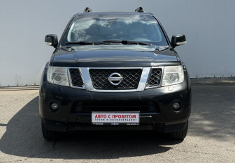 Подержанный автомобиль Nissan Pathfinder 2010 года (2 фото)