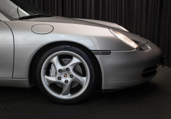 Подержанный автомобиль Porsche 911 Coupe 1999 года (24 фото)