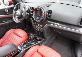 Подержанный автомобиль MINI Countryman 2020 года (11 фото)