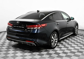 Подержанный автомобиль Kia Optima Sedan 2018 года (3 фото)