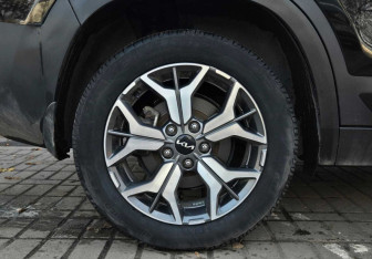 Подержанный автомобиль Kia Seltos 2021 года (14 фото)