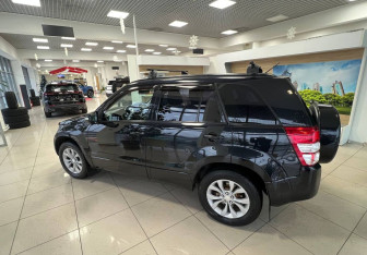 Подержанный автомобиль Suzuki Grand Vitara 2013 года (8 фото)