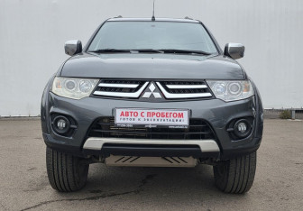 Подержанный автомобиль Mitsubishi Pajero Sport 2014 года (2 фото)