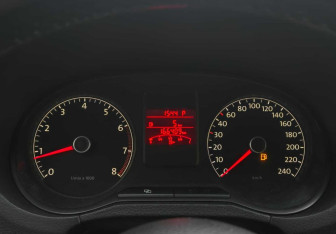 Подержанный автомобиль Volkswagen Polo Sedan 2012 года (12 фото)