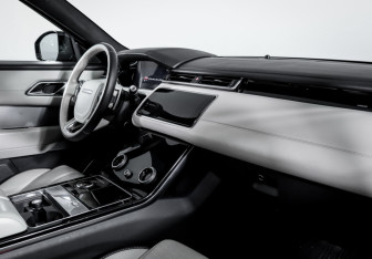 Подержанный автомобиль Land Rover Range Rover Velar 2019 года (9 фото)