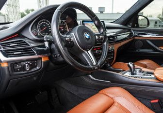 Подержанный автомобиль BMW X5 M 2015 года (9 фото)