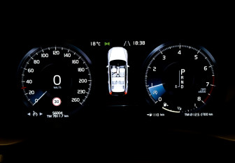 Подержанный автомобиль Volvo XC60 2021 года (13 фото)