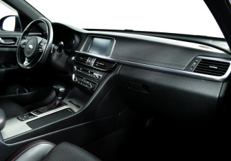 Подержанный автомобиль Kia Optima Sedan 2017 года (8 фото)