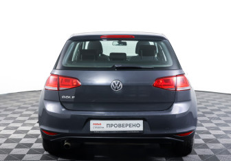 Подержанный автомобиль Volkswagen Golf Hatchback 2015 года (6 фото)