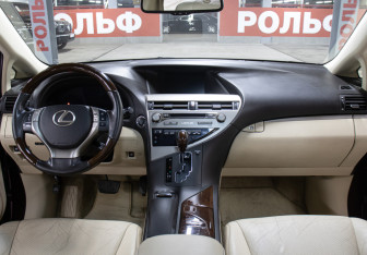 Подержанный автомобиль Lexus RX 2015 года (14 фото)