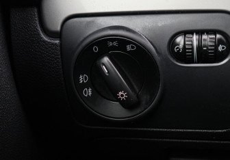 Подержанный автомобиль Volkswagen Golf Hatchback 2012 года (16 фото)
