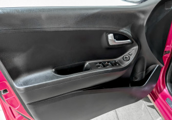 Подержанный автомобиль Kia Picanto 2013 года (19 фото)