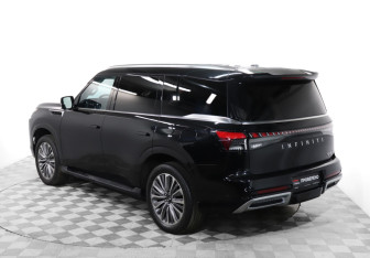 Подержанный автомобиль Infiniti QX80 2024 года (7 фото)