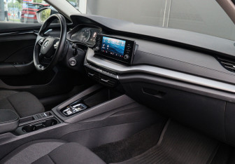 Подержанный автомобиль Skoda Octavia Liftback 2021 года (7 фото)