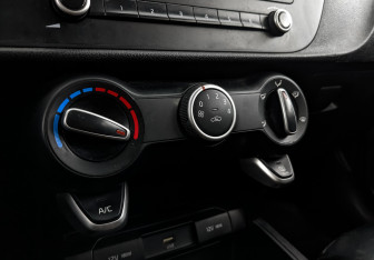 Подержанный автомобиль Kia Rio Hatchback 2021 года (20 фото)