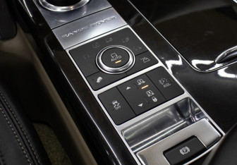 Подержанный автомобиль Land Rover Range Rover 2014 года (19 фото)