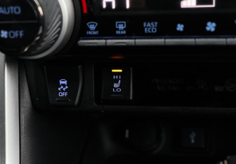 Подержанный автомобиль Toyota RAV4 2021 года (20 фото)