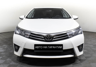 Подержанный автомобиль Toyota Corolla Sedan 2015 года (2 фото)