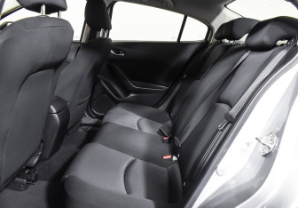 Подержанный автомобиль Mazda 3 Sedan 2015 года (14 фото)