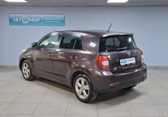Подержанный автомобиль Toyota Ist 2007 года (7 фото)