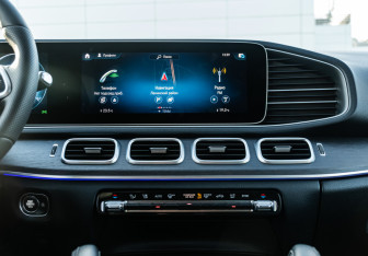 Подержанный автомобиль Mercedes-Benz GLE 2018 года (15 фото)