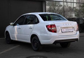Подержанный автомобиль LADA (ВАЗ) Granta Sedan 2023 года (7 фото)