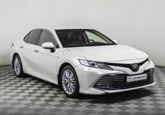 Подержанный автомобиль Toyota Camry Sedan 2018 года (3 фото)