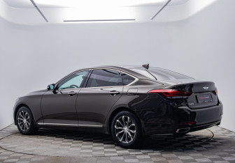 Подержанный автомобиль Hyundai Genesis 2014 года (7 фото)