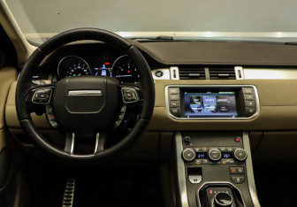 Подержанный автомобиль Land Rover Range Rover Evoque 2017 года (18 фото)