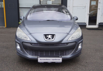 Подержанный автомобиль Peugeot 308 Hatchback 2010 года (2 фото)