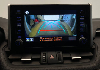 Подержанный автомобиль Toyota RAV4 2021 года (16 фото)