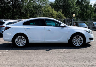 Подержанный автомобиль Opel Insignia Sedan 2014 года (7 фото)