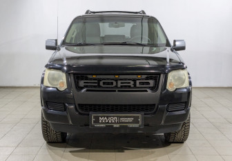 Подержанный автомобиль Ford Explorer 2008 года (7 фото)