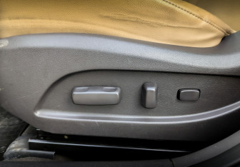 Подержанный автомобиль Hyundai Sonata 2011 года (21 фото)