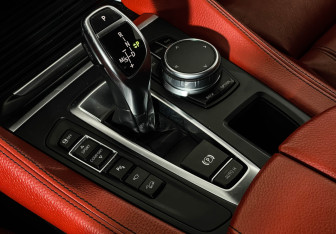 Подержанный автомобиль BMW X6 2018 года (18 фото)