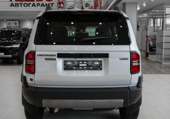 Новый Toyota Land Cruiser Prado 2025 (5 фото)