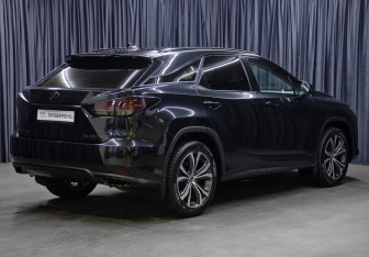 Подержанный автомобиль Lexus RX 2020 года (5 фото)
