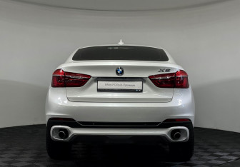 Подержанный автомобиль BMW X6 2016 года (4 фото)
