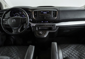 Подержанный автомобиль Citroen SpaceTourer 2021 года (12 фото)