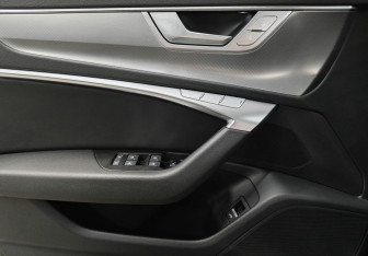 Подержанный автомобиль Audi A6 Wagon 2021 года (15 фото)