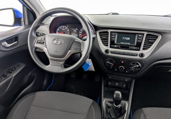 Подержанный автомобиль Hyundai Solaris Sedan 2020 года (25 фото)