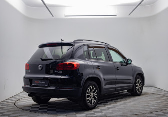 Подержанный автомобиль Volkswagen Tiguan 2012 года (5 фото)