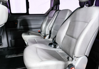 Подержанный автомобиль Hyundai Grand Starex 2016 года (10 фото)