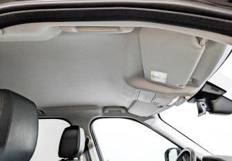 Подержанный автомобиль Land Rover Discovery 2017 года (23 фото)